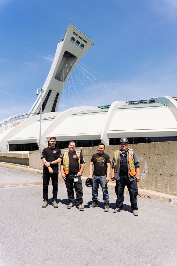 L'équipe sur le chantier — Montréal
